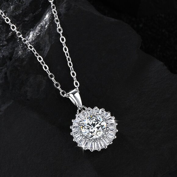 💎NEW Certified Round Moissanite Starburst Halo Necklace S925 - Picture 1 of 6